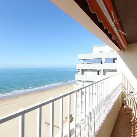 Apartamento Playa Victoria Кадис Екстериор снимка